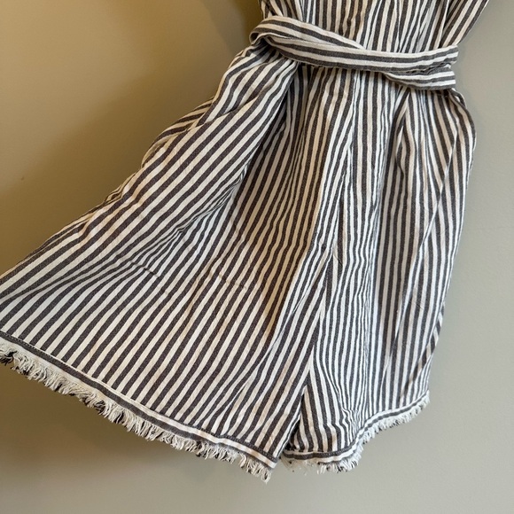 Harper & Me Striped Romper - Picture 2 of 7